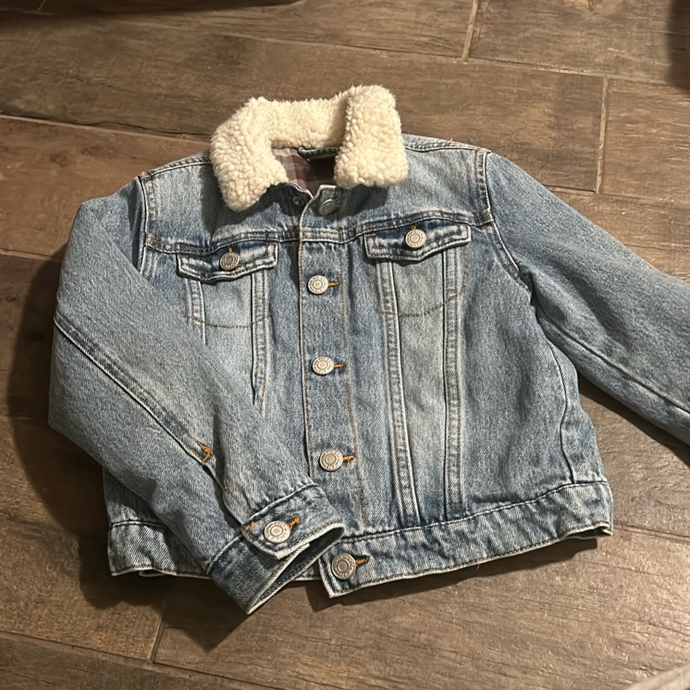 H&M Denim jacket with Sherpa collar and flannel inside, boys size 6